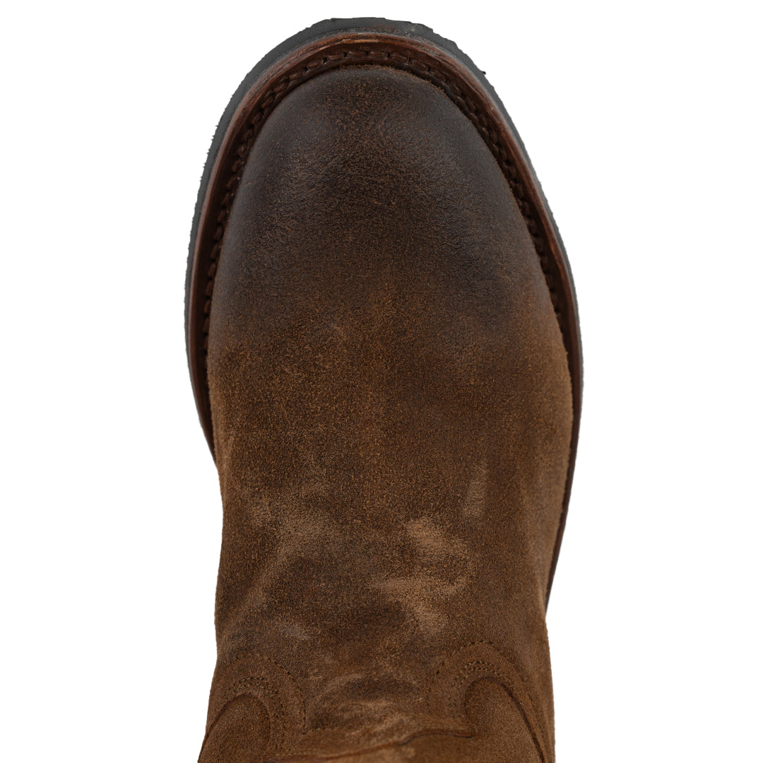 Punta de la Bota Vaquera con Suela de Hule y Piel Gamuza Siete Leguas, mostrando su diseño robusto y elegante.