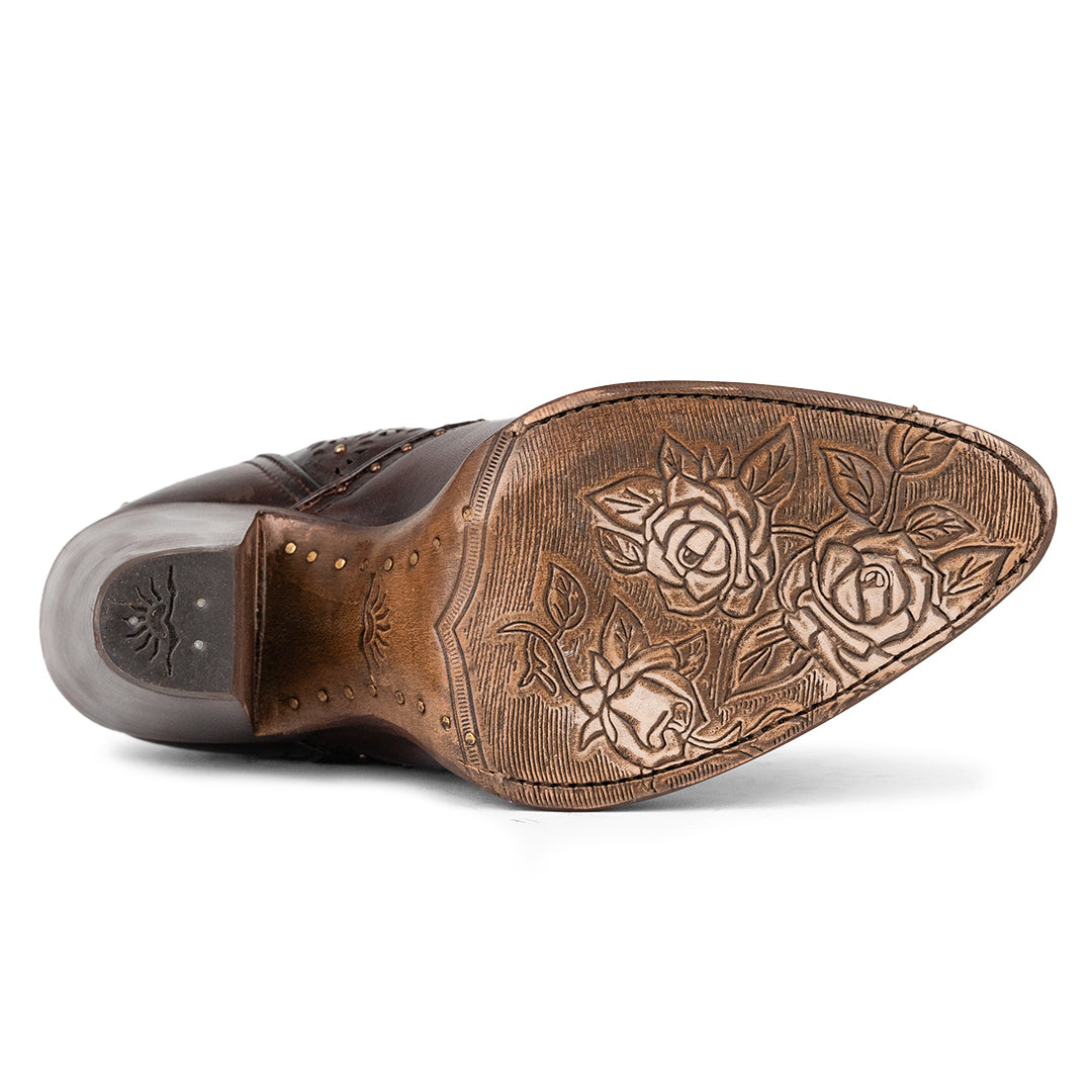 Detalle de la suela de cuero tratado de la Bota Vaquera Corta Rio Grande Rabena, diseñada para mayor durabilidad y confort, disponible en Boot Place.