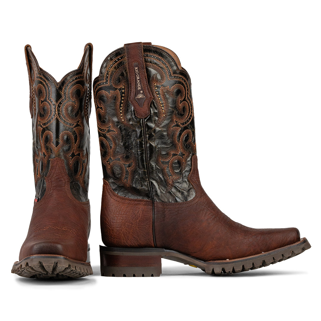 Vista lateral y frontal de la Bota Vaquera Rio Grande Tampa, con diseño tradicional y funcionalidad para el trabajo en el rancho, disponible en Boot Place.
