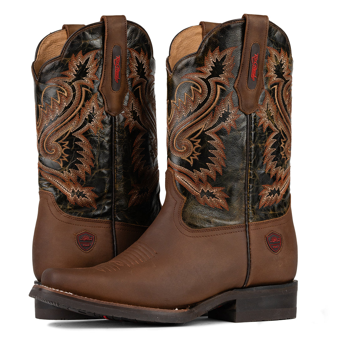 Vista trasera y delantera de la Bota Vaquera Rio Grande Madison, destacando su estructura resistente y piel de alta calidad, disponible en Boot Place.