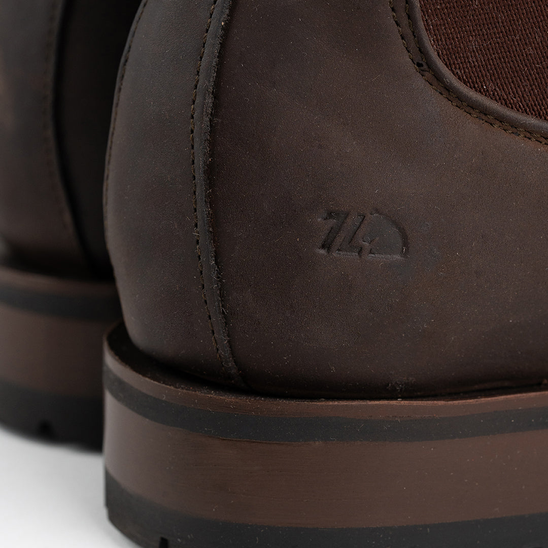 Detalle de la parte trasera de la bota Chelsea café Siete Leguas modelo 6202-O disponible en Boot Place.